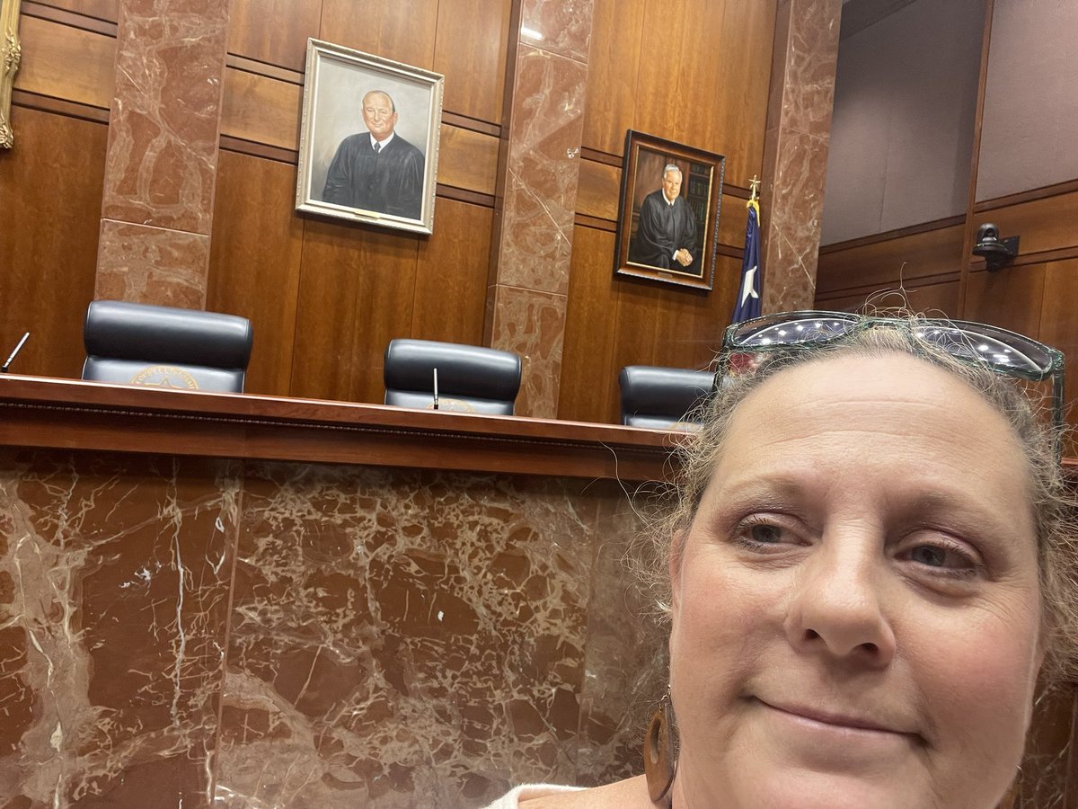 eslgina's tweet photo. Hanging at Texas Supreme Court @Texas_LRE #MKBFam https://t.co/KZ3nuaOjKp