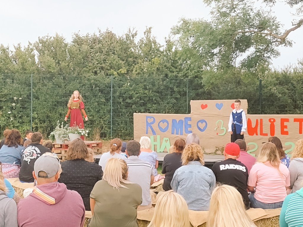 JohnstonPrimary's tweet photo. Wow, what an evening! Pupils in years five and six produced a modern and exciting performance of Romeo and Juliet in our outdoor theatre. We are all so proud of you, you can achieve anything! #Haf2022 #Expressivearts https://t.co/fuOO6tpIHT