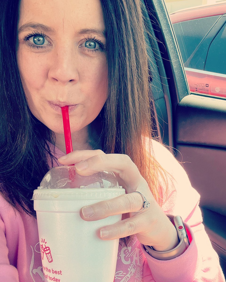 betsystamant's tweet photo. Adulting is hard. But adulting also means you get to decide to have a chick fila milkshake for lunch because it’s 2:45 and you forgot to eat 🥳🍑🍦 Follow me for more nutrition tips 👀😆🤷♀️ #authorlife #tuesdayvibe @ChickfilA #millshakes #motivation #fitness #adulting https://t.co/chGcflzEIB