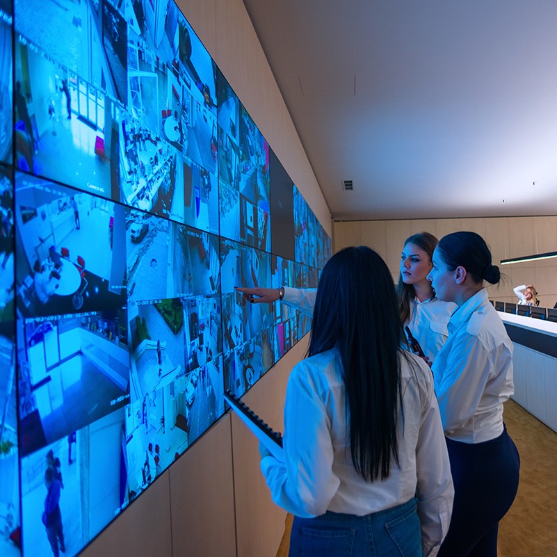 Nice_Gefen's tweet photo. It is critical in control rooms to maintain full situational awareness in order to provide decision makers with a clear visualization, resulting in a quick response.
 
Learn more: https://t.co/Pnqpzr5DCt
 
#Gefen #AVoverIP #Security #Video https://t.co/HIIpgvzae5