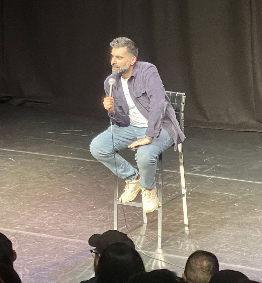 Jooberloober's tweet photo. @tezilyas @eshaanakbar Both guys smashed the first half! Loving it! #TezIlyas #EshaanAkbar #AlhambraStudio #Bradford #JalebiBaby 👍 https://t.co/Ug5Swwmk41