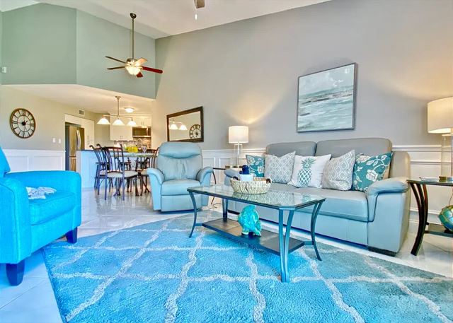 ResortRentalsUS's tweet photo. ☀️Escape your usual hustle and bustle at this charming 2BR 2BA that sleeps 6! Unit #236 can be found within the Vista Verde Resort. Book 10 days within travel &amp; Get 10% Off! https://t.co/X0IoZEDgFa #ResortRentals #StPetersburg #TravelPromotion #BookNow #TravelTuesday https://t.co/ZtUe2G2u8u