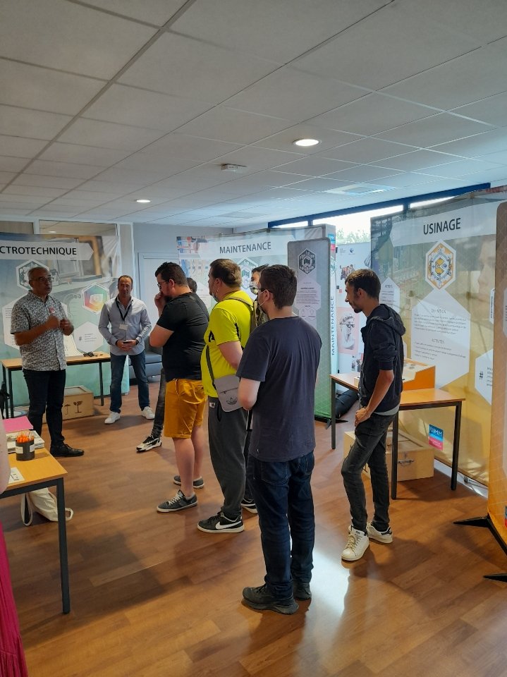 TroumelenL's tweet photo. ➡️En agence ce jour⬅️ @poleemploi_HDF
En route vers la découverte des métiers de l'industrie,de façon ludique avec "l'Odyssée de l'industrie"@AfpiFormation                                           ➡️Opportunités formations et recrutements. 
 ➡️Secteur qui recrute. @DominiqueGhys https://t.co/mwqbKdn47z