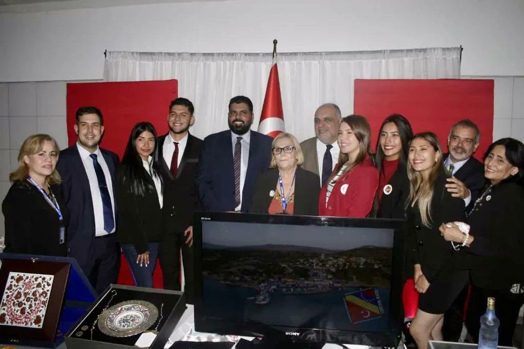 Universidad Santa María tweet media