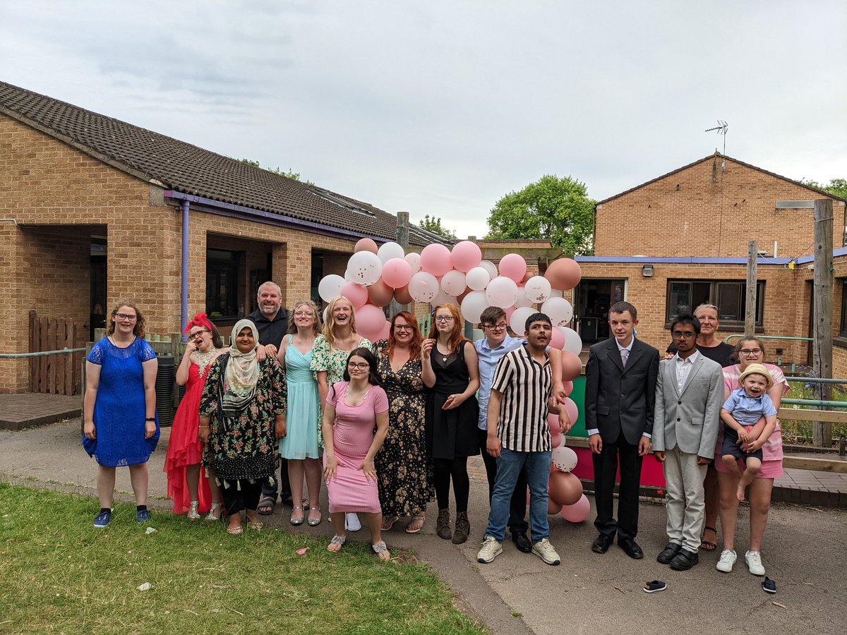 🥳what a proud evening we've had celebrating the fantastic, brave, tenacious students of stronsay class in their Duke of Edinburgh awards evening! They did homemade mocktails🍹 and curry🍲, they showed off their garden🌿, presented a video of all their achievements! 🥳