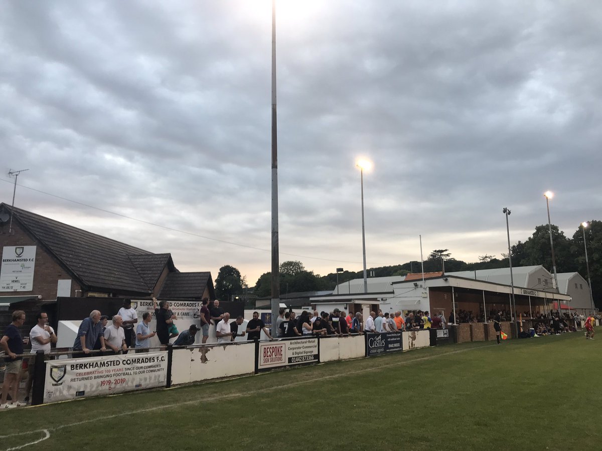 ProudHoppers's tweet photo. A lovely little ground for some Tuesday evening football … Berkhamsted v Hemel at the Broadwater ground in Hertfordshire https://t.co/AOboTHxEtD