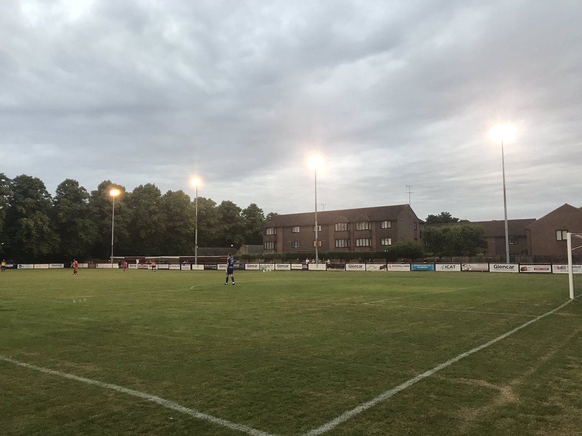 ProudHoppers's tweet photo. A lovely little ground for some Tuesday evening football … Berkhamsted v Hemel at the Broadwater ground in Hertfordshire https://t.co/AOboTHxEtD