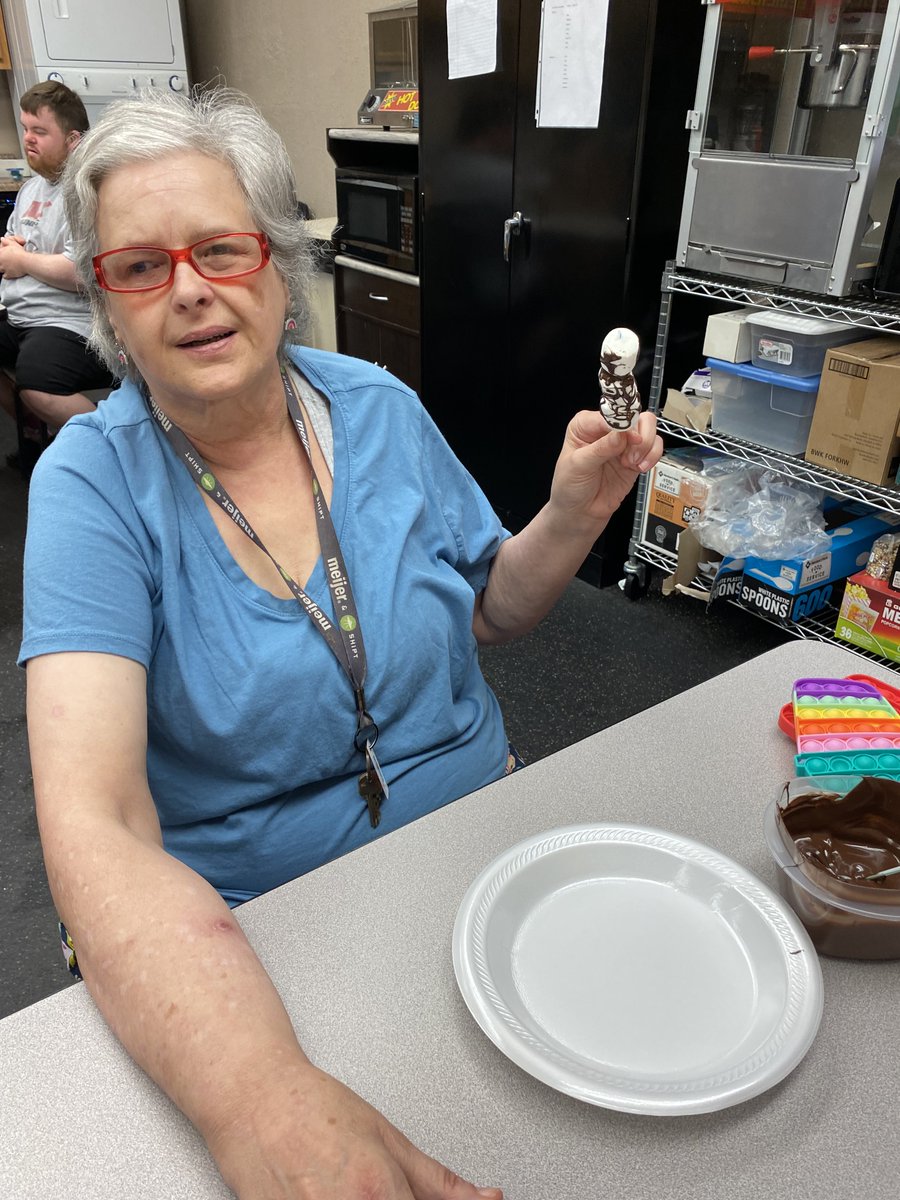 EastersealsCSEO's tweet photo. It's Christmas in July!!

All month our Chillicothe Adult Day Program friends are doing fun activities centered around Christmas.

Today they made marshmallow snowmen. How'd they do!?

 #Easterseals #inclusive #disabilitysupport #nonprofit #inclusion #christmasinjuly https://t.co/kY1CnyWEFn
