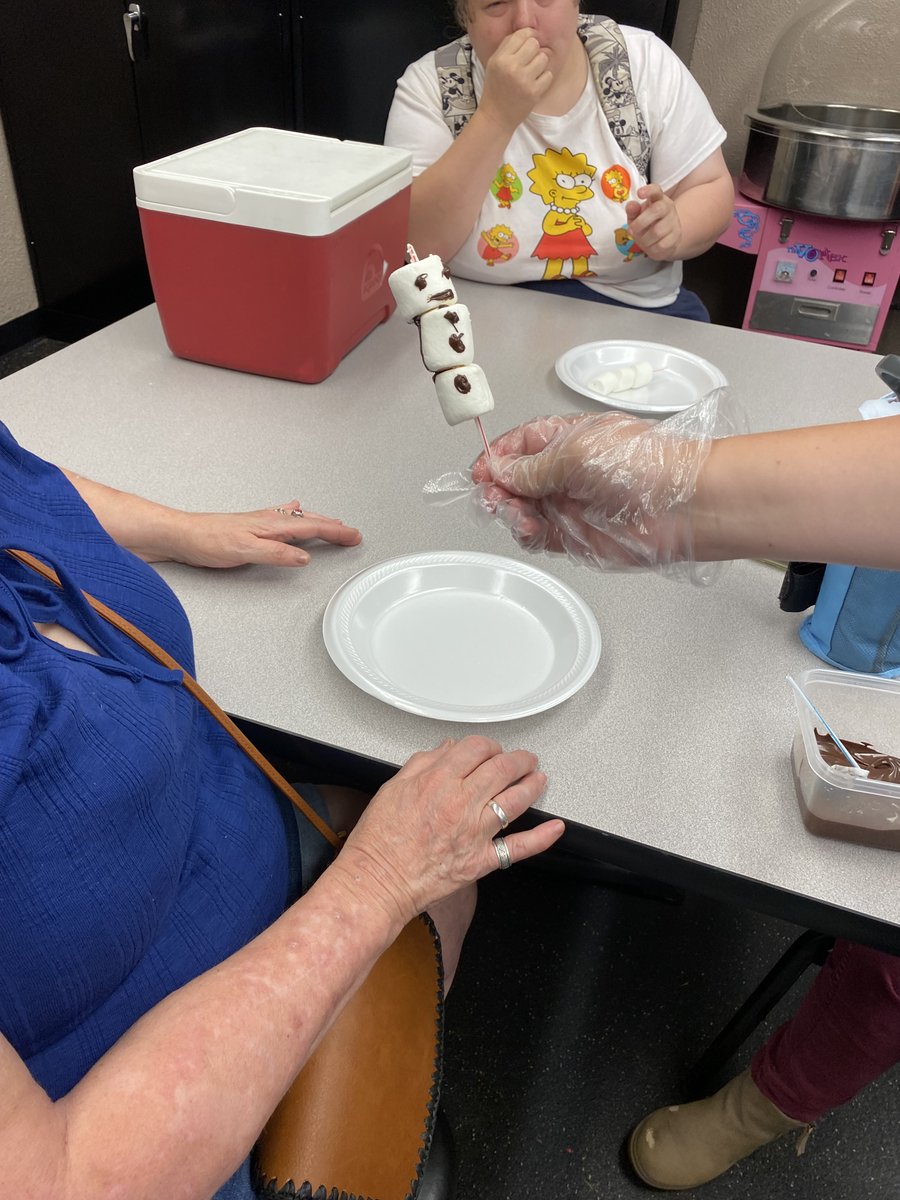 EastersealsCSEO's tweet photo. It's Christmas in July!!

All month our Chillicothe Adult Day Program friends are doing fun activities centered around Christmas.

Today they made marshmallow snowmen. How'd they do!?

 #Easterseals #inclusive #disabilitysupport #nonprofit #inclusion #christmasinjuly https://t.co/kY1CnyWEFn
