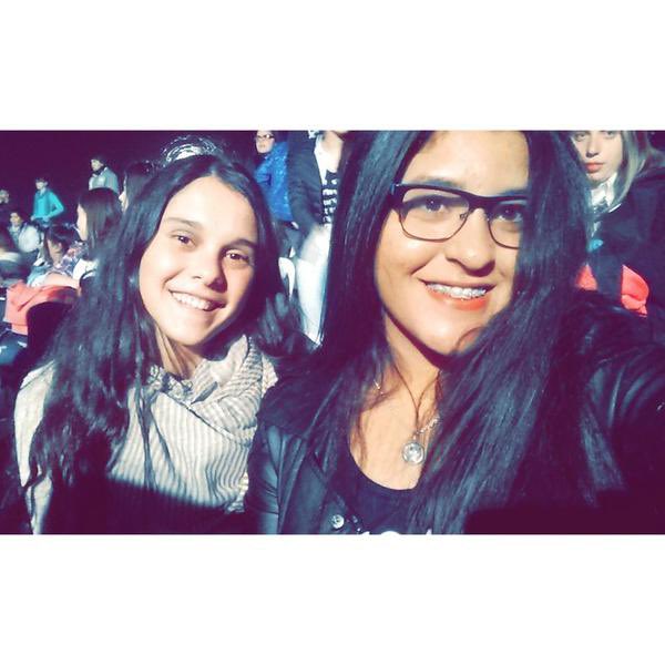 Solvicho's tweet photo. Alguien que no hablo seguido pero que  siempre voy a querer muchísimo❤️ porque es una persona con el corazón tan grande y aparte sumando a eso es la mas graciosa mis mejores risas de verdad fueron con ella, de chiquitas nos tenían que separar para parar de reírnos https://t.co/7k4zRVsAgs