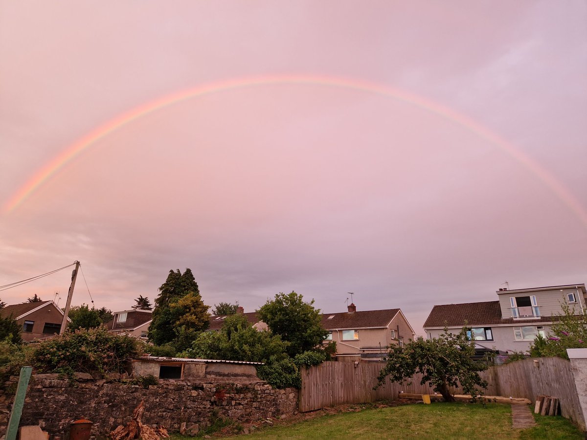 rees_martyn's tweet photo. @DerekTheWeather @Ruth_ITV rainbow over Bridgend tonight https://t.co/uqh2L6yTNP