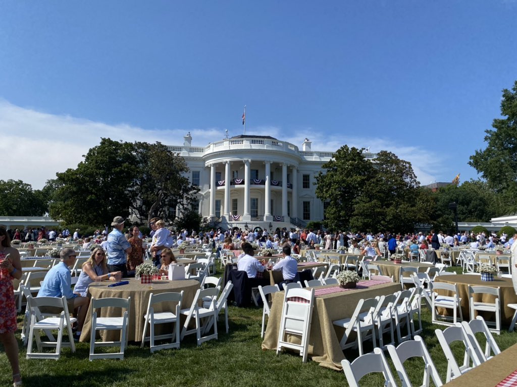 mikememoli's tweet photo. After quite a day on Capitol Hill, @POTUS hosting lawmakers for Congressional Picnic https://t.co/tODxgZshPC