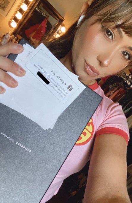 Another day another gift! What a good little shoe-slave! 🖕🏻💋 https://t.co/rGSRxrYre2<a href="/tag/femdom"class="tags"><span>#femdom</span></a>