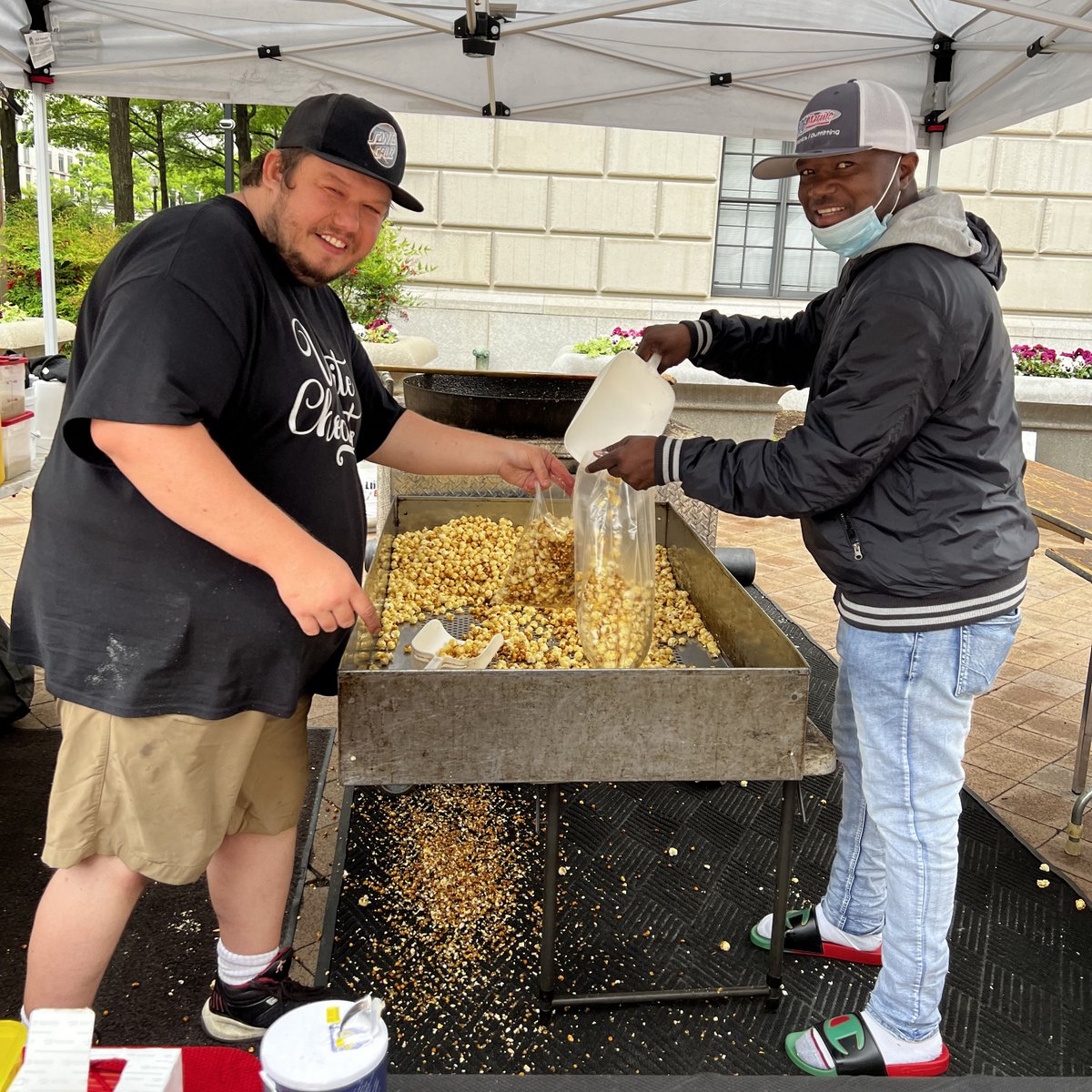 Based out of Baltimore, Schmidty's #KettleCorn is made fresh and hand popped with a wooden paddle. Their weekly specials feature favorites like dill pickle, jalapeño cheddar, and Old Bay kettle corn. Find your favorite at CHoP this Friday!