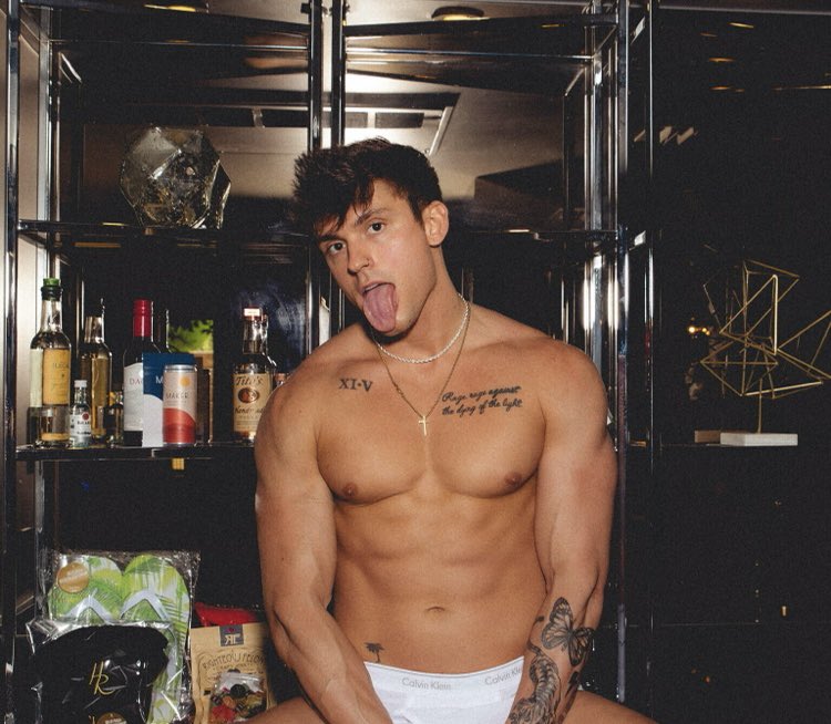ColeyVance's tweet photo. #mycalvins https://t.co/rHPEdVaEQm