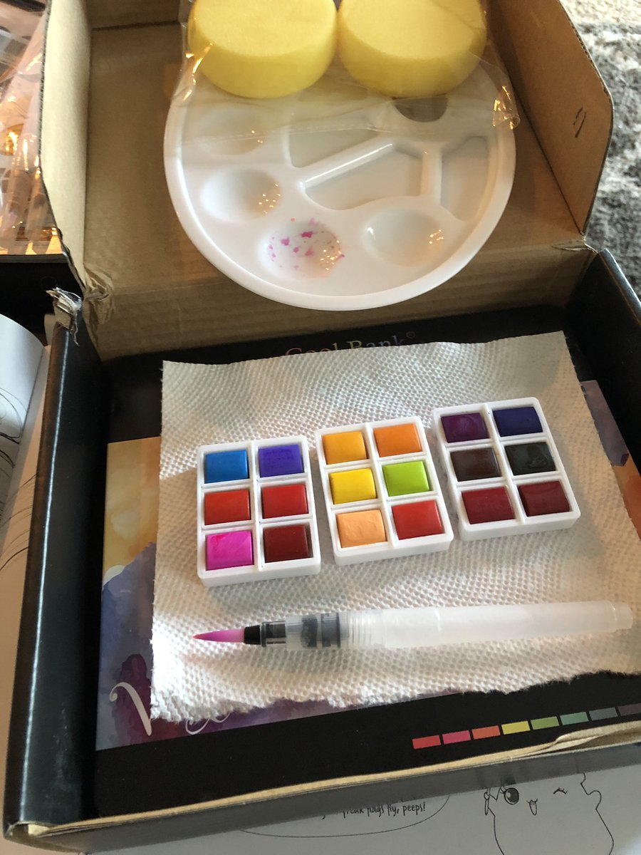 kelle_q's tweet photo. Trying something new in my coloring book 🥰 https://t.co/mqqzlEFPkR