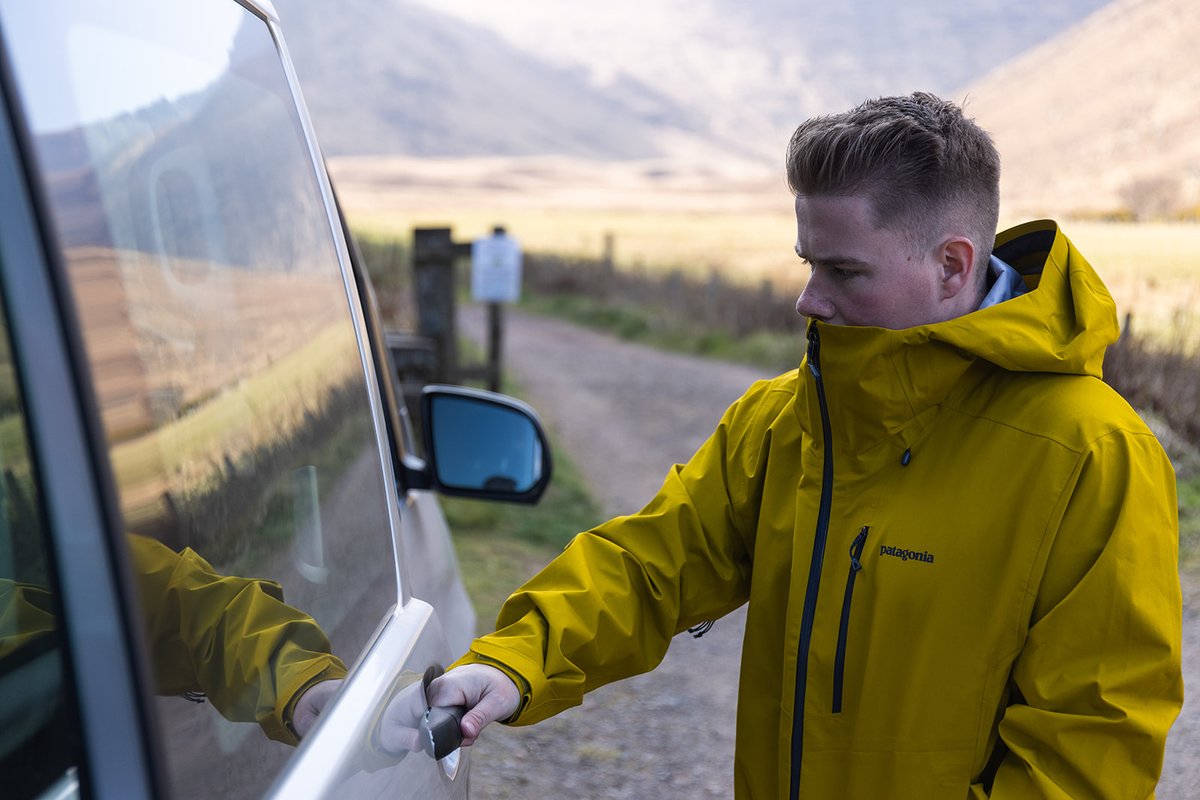 WesternCV's tweet photo. eVito Tourer Road Trip to Arran anyone? @TisoOnline proudly embraced battery-powered for this content collection voyage. 🔋 Would you too like to experience electric? Our demonstration fleet are ready and waiting for you to put them to the test. - Just tweet us! ⚡ 📸 @eddiefitz7 https://t.co/EN3PgC2867