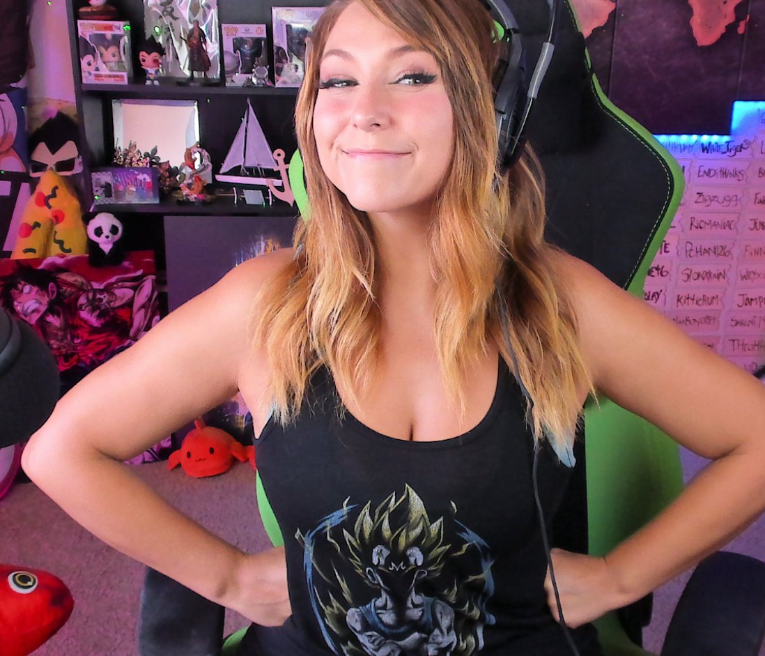 Yuuie on Twitter: "LIVE new art in the back is up :D https://t.co/QvW5ONpBsE https://t.co