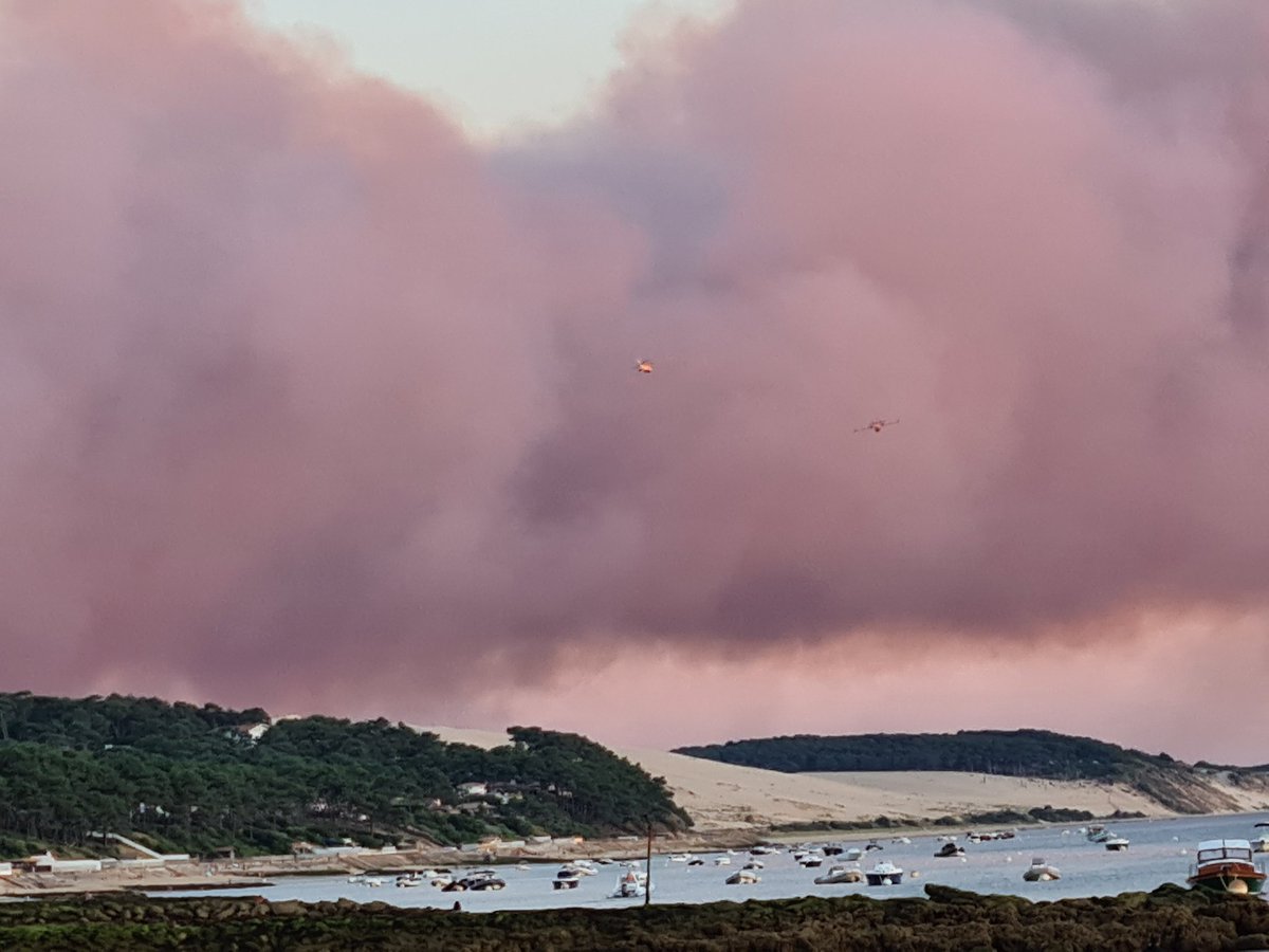 Paul_Henric's tweet photo. Incendie spectaculaire derrière la dune du Pyla https://t.co/PVWQTDOWA8