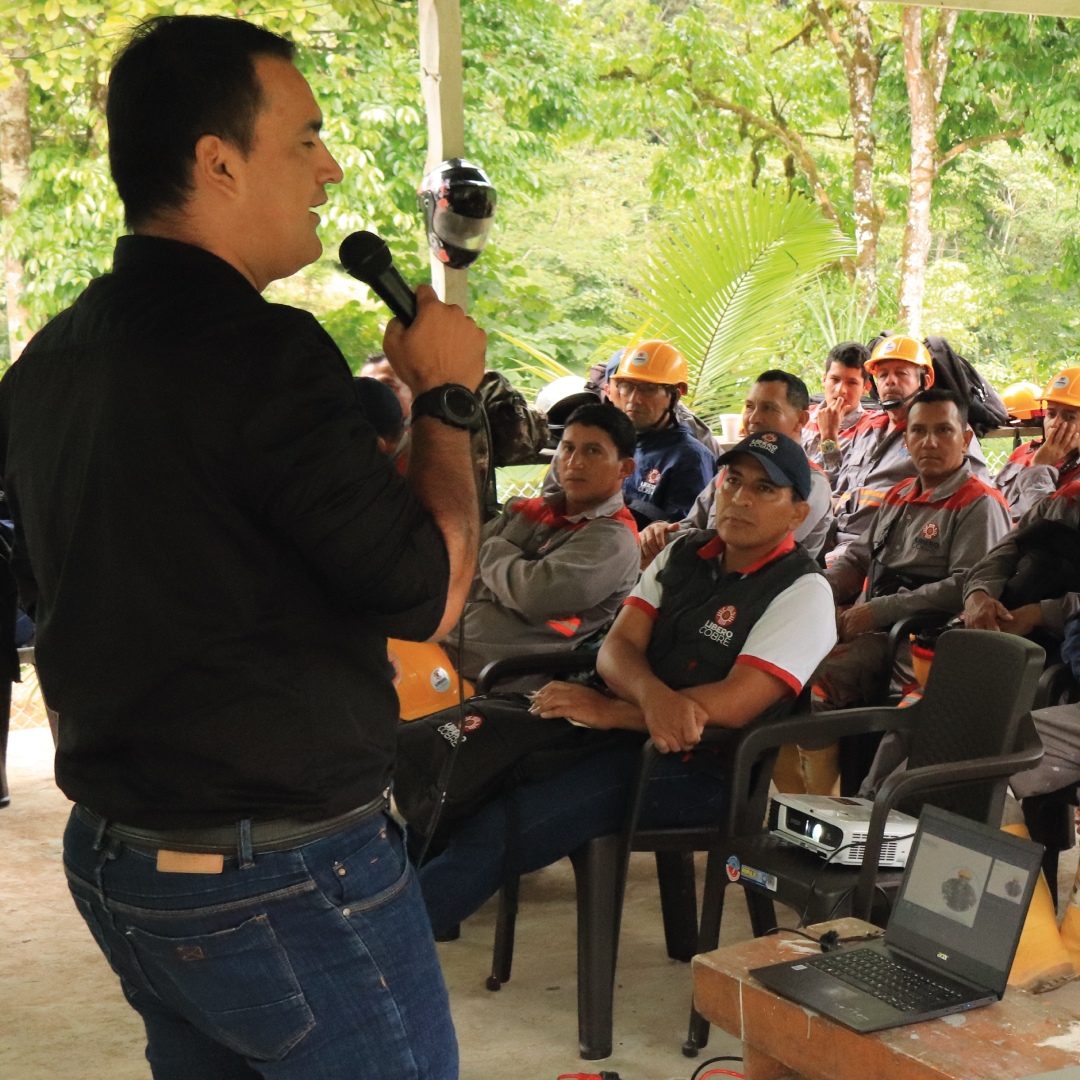libero_cobre's tweet photo. Potenciar las habilidades humanas de todos los miembros de nuestra Gran Familia #LiberoCobre es parte de nuestro #SelloLibero. 

#TransicionEnergética
#ExploremosJuntos
#ExploraCO
#Mocoa
#Putumayo https://t.co/4JmdcY2z6V