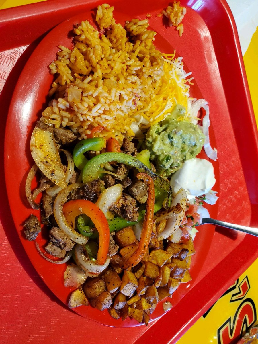 Thatshanu's tweet photo. Trying Fuzzy's near OU! (at @FuzzysTacoShop in Norman, OK) https://t.co/4Xn6JF7kLN https://t.co/XHZM3wYmA1