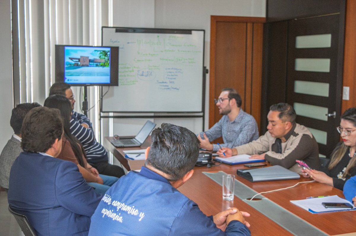 #Tarqui |  📍La articulación y coordinación interinstitucional es oportuna para emprender acciones de mejora de la gestión y servicios con el Gad Parroquial de Tarqui.
.
.
.
<a href="/pedropalaciosu/">Pedro Palacios U.</a>
<a href="/MunicipioCuenca/">Municipio Cuenca</a> 
<a href="/PenafielBAndres/">Andrés Peñafiel Bermeo</a> 
<a href="/TarquiGAD/">Gobierno Parroquial de Tarqui - Azuay</a>