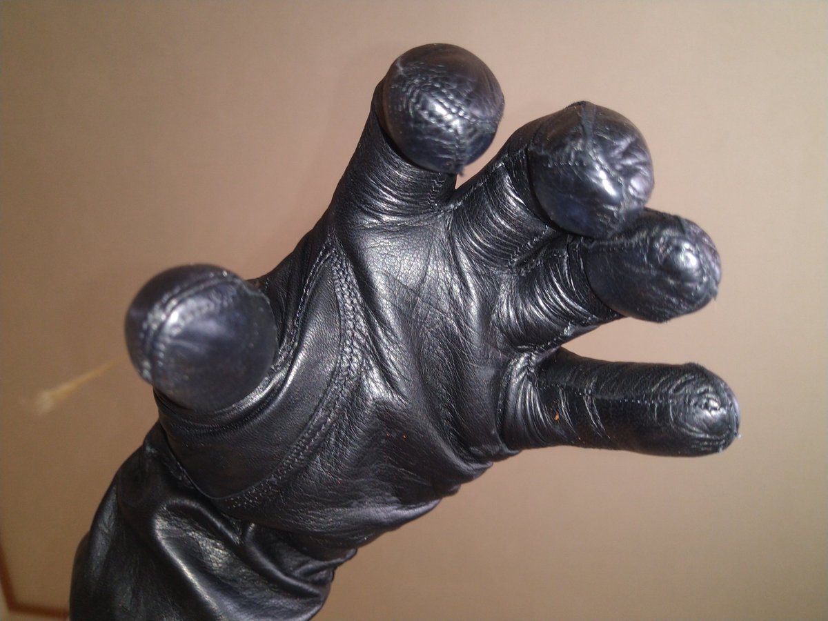 gloves_only's tweet photo. Wow smother me please https://t.co/ciiAPlC3WV