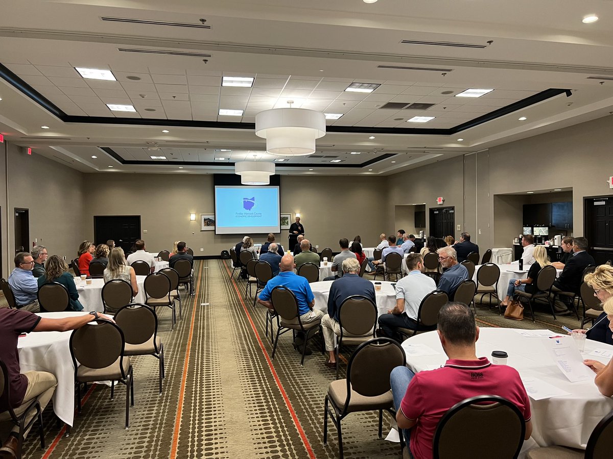 FindlayHancock's tweet photo. This morning #EconDev met with our investors, the ED Council. We discussed operations, attraction of talent and housing along with other topics. Their investment provides us with the resources to support our business community. #TopMicro https://t.co/drpogHouc8