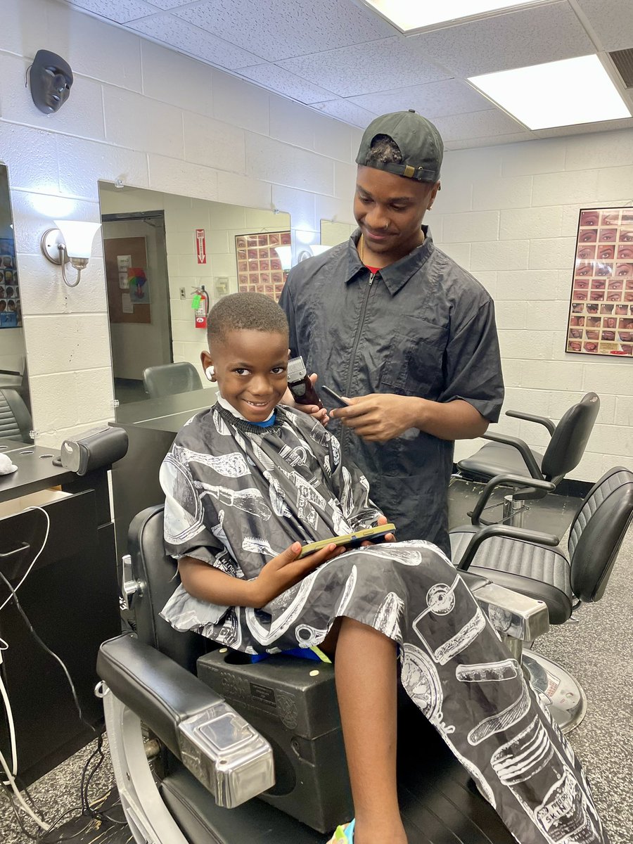 If your little brother trusts you to cut his hair, you must know what you’re doing! 😎

Barber Styling student Lamarian Jackson was caught this morning giving his little brother, Brayden, a trim before school starts back! That smile let us know Brayden approves! ✂️ 

#NLTCCProud