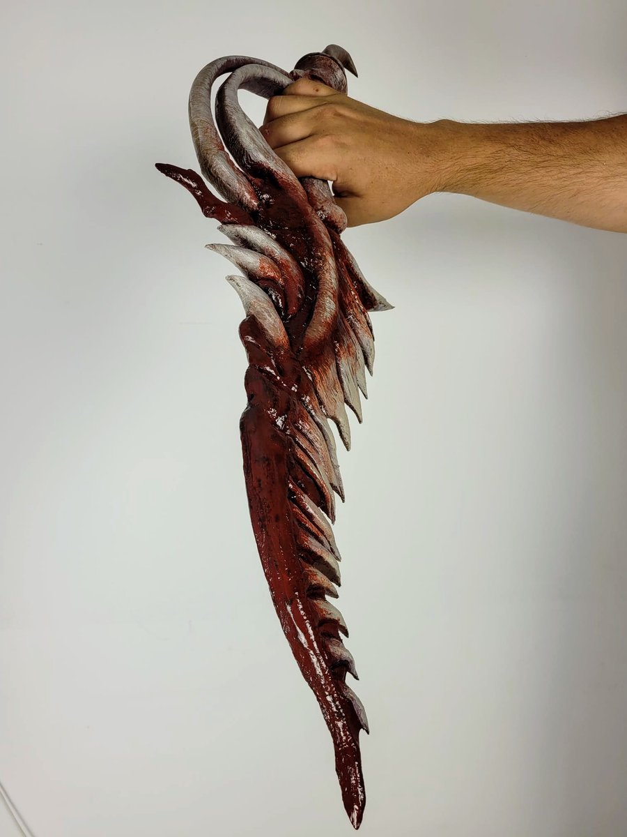 I have finished my Reduvia!, from #ELDENRING 
The project had stopped a bit because I wasn't very happy with the color... But a new paint job and Vallejo's Blood Effect paints have made the result look great!

Files for #3Dprinting available on 
<a href="/Cults3D/">Cults.</a>
cults3d.com/en/3d-model/ga…