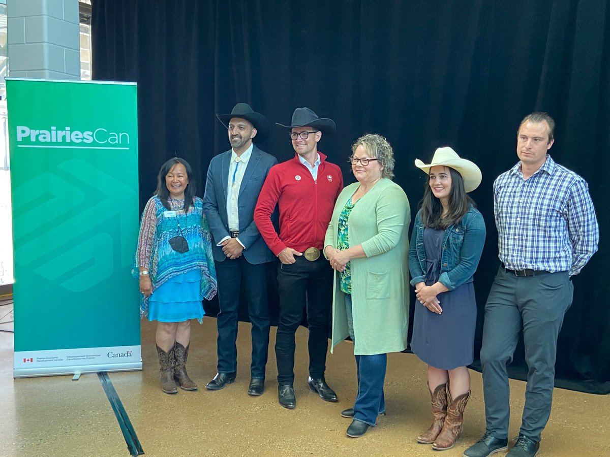 VivoYourLife's tweet photo. A BIG thank you to the Prairies Economic Development, part of the Government of Canada for $490,000 towards Vivo's Expansion. It'll help ensure everyone can access Vivo with ease and more connection to nature through the outdoor plaza. https://t.co/cpimU5qIsW #VivoExpansion https://t.co/LDs1q6zLQO