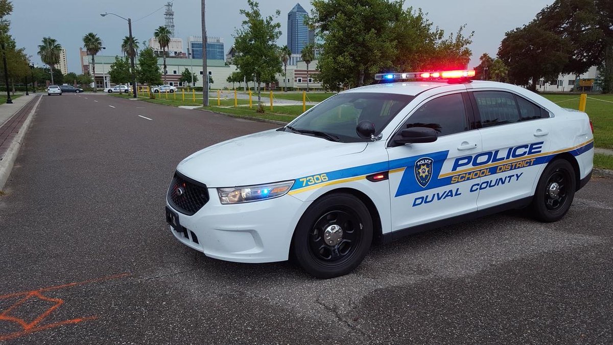 DuvalSchools's tweet photo. Mandarin families - DCPS Police will conduct safety training in the Mandarin area Wednesday morning. There will be police/emergency activity around Mandarin HS &amp; Crown Point ES. It's connected to the training and should not be cause for alarm. More info: https://t.co/IJ8bWxVufQ https://t.co/LEqjY0bhIr