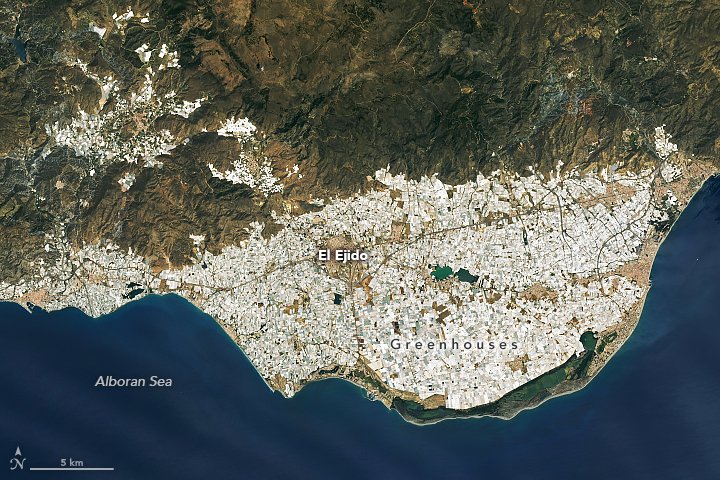 Clear skies and plastic have made it possible for the dry province of Almería in southeastern Spain to become a major exporter of tomatoes and other produce. go.nasa.gov/3Pnql8h