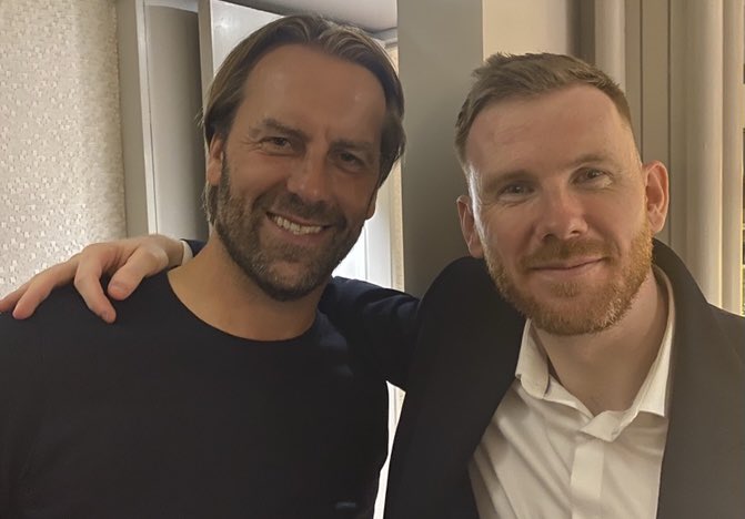 It was great to spend time with the Masters Football Liverpool squad <a href="/Carra23/">Jamie Carragher</a>, @77thomo, <a href="/sawe74/">Sander Westerveld Official</a> &amp; Stewart Downing after their win 🏆

A huge thanks to the <a href="/360sportstv/">360sportstvofficial</a> &amp; <a href="/mastersfootball/">Masters Football</a> team, all the players &amp; those who came on co-comms for making me welcome 🎙