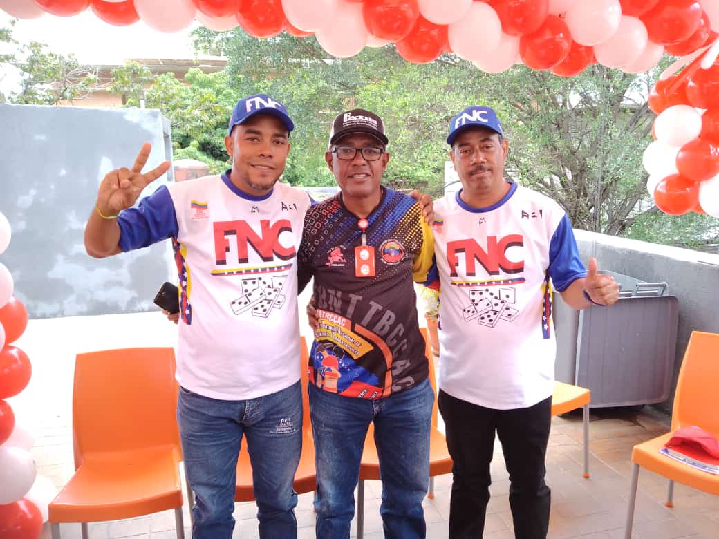 Funtbcac_Cem's tweet photo. #12Jul Sec. De Actas y Correspondencia @UguetoRamon ofrece palabras de bienvenida en el torneo de apertura de dominó a realizarse en la sede administrativa de #Entipi.
#XIIIAniversarioDeLaCSC
#VenezuelaApoyaElDeporte 
#ProducirEsVencer 
@NicolasMaduro 
@IndustriasVE https://t.co/O98YiyfnYc