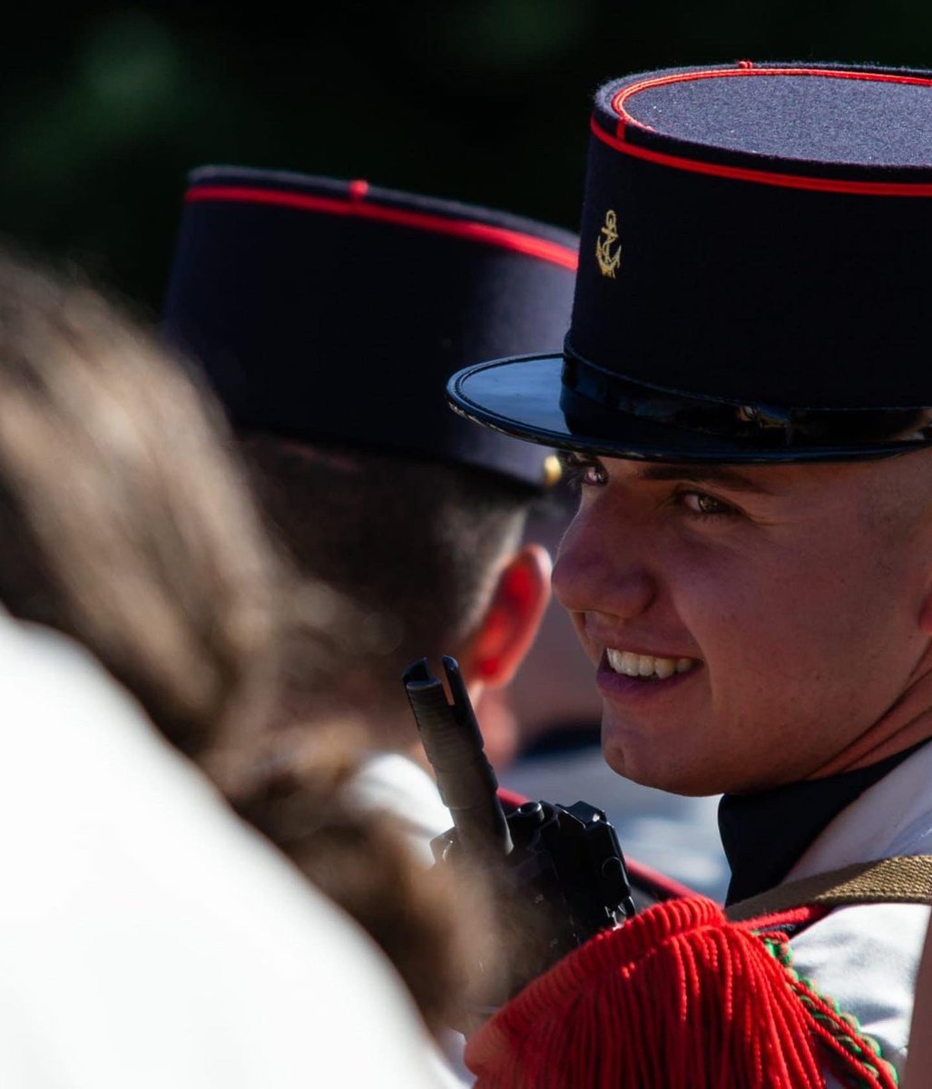 CDC3RAMa's tweet image. 14 Juillet 🇫🇷 J-2 | Sur les Champs Élysées, comme à Satory, les répétitions se poursuivent pour nos bigors du #3RAMa ! Pour jeudi ce sera « mêmes éléments, efficacité ! » Sérénité, concentration, force collective ! ⚓️👊🏼 #14Juillet  #400ansTDM #SoldatsDeFrance