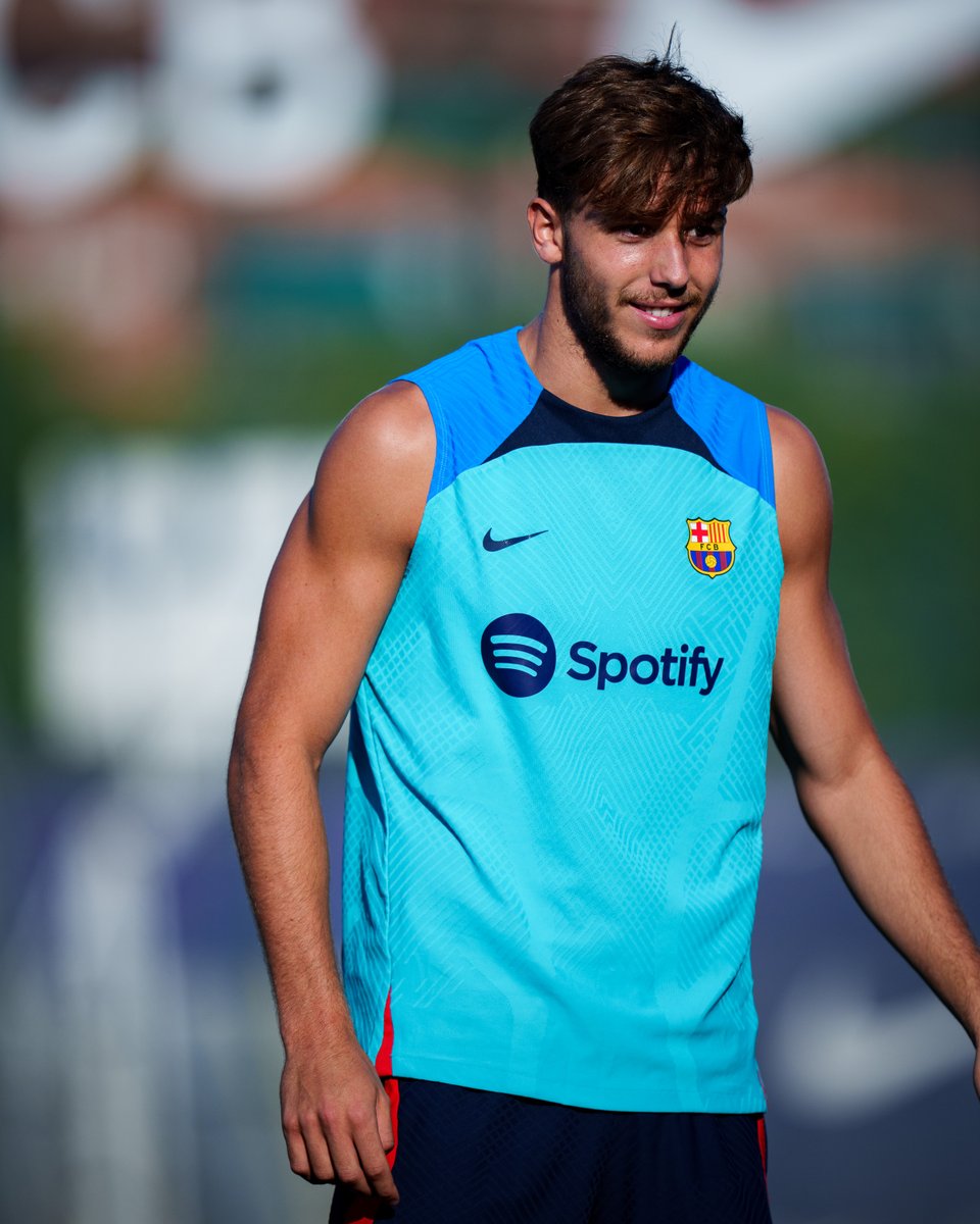 FCBarcelona_es's tweet photo. Quevedo ❌
Nico ✅ https://t.co/C1FaD9SQFA