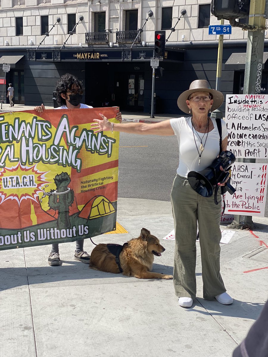 AshleyNicholeB's tweet image. #projectroomkey was supposed to be the path to permanent housing for our unhoused community, but here we are at a closure of yet another site that is evicting people back out onto the streets with no permanent housing in sight. Our people deserve better 
#housingisahumanright