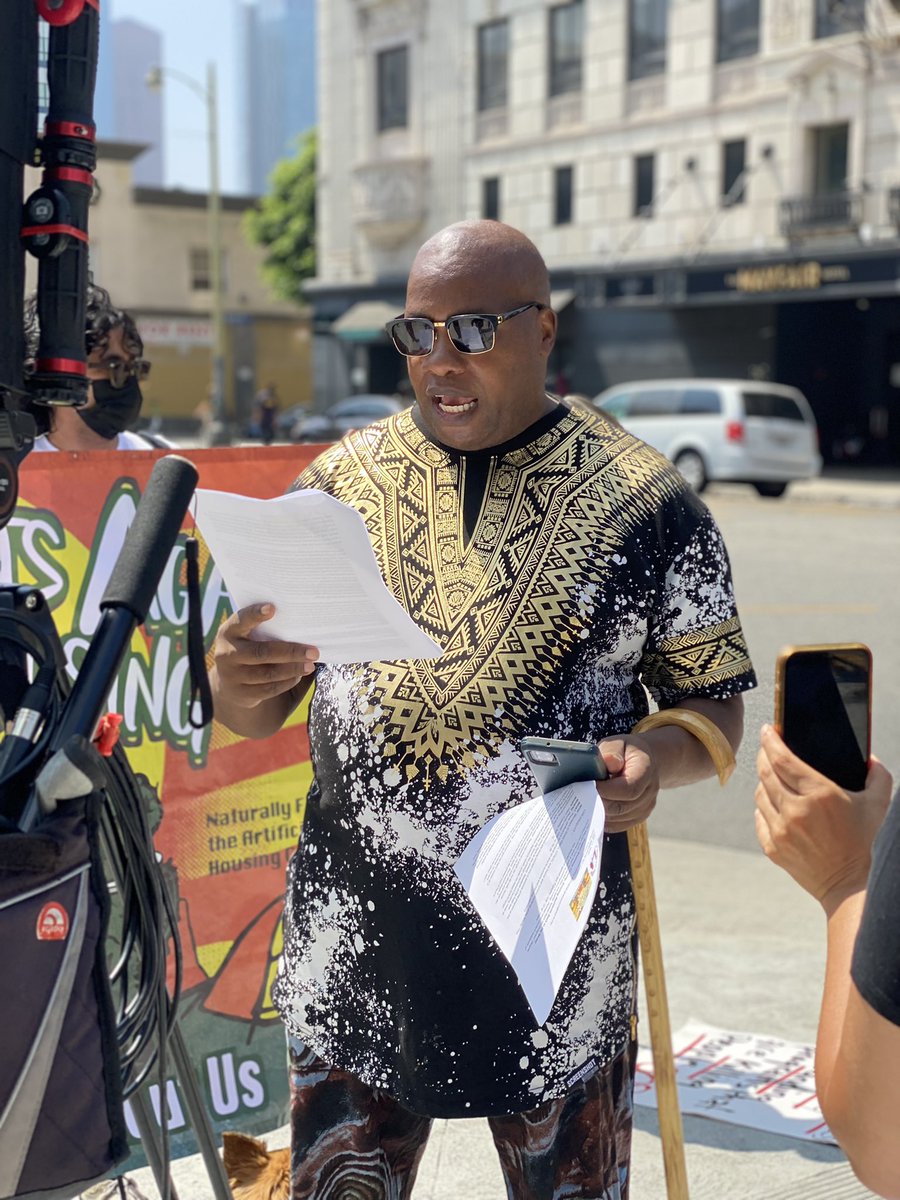 AshleyNicholeB's tweet image. #projectroomkey was supposed to be the path to permanent housing for our unhoused community, but here we are at a closure of yet another site that is evicting people back out onto the streets with no permanent housing in sight. Our people deserve better 
#housingisahumanright