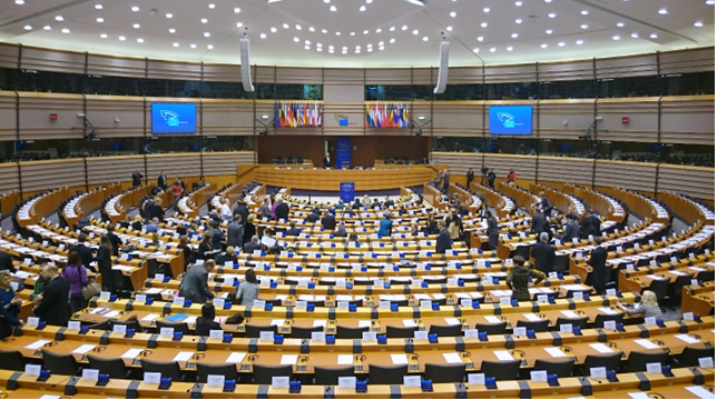 Policy brief no 8 by Alina Savu 'More Democracy in the EU. More Power for the European Parliament?' now available openeudebate.eu/wp-content/upl…