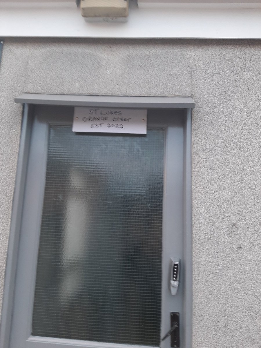 Richmcbhoy's tweet photo. @HSELive I would love to hear what the HSE and anyone associated with Saint Lukes hospital in Kilkenny thinks about this. The "uniform" was displayed on hospital grounds with the door left open. I asked security to do something and they agreed to close the door..The note followed https://t.co/CpoEaqx2Be