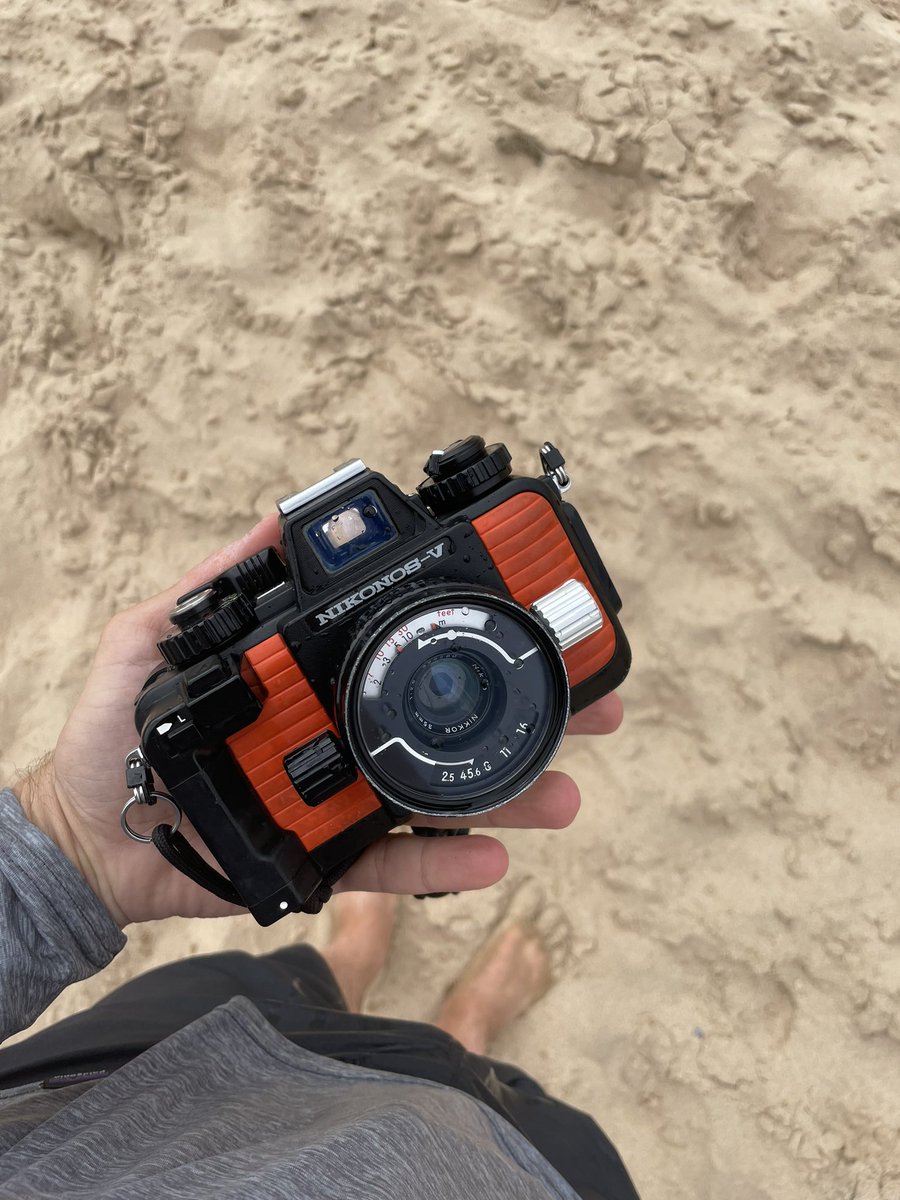 SoSaysMathias's tweet photo. Been taking this one for a spin in the waves these days and it’s an absolutely joy to use. 🏄🏻‍♂️🌊 #nikonos https://t.co/tUZshoqyyO