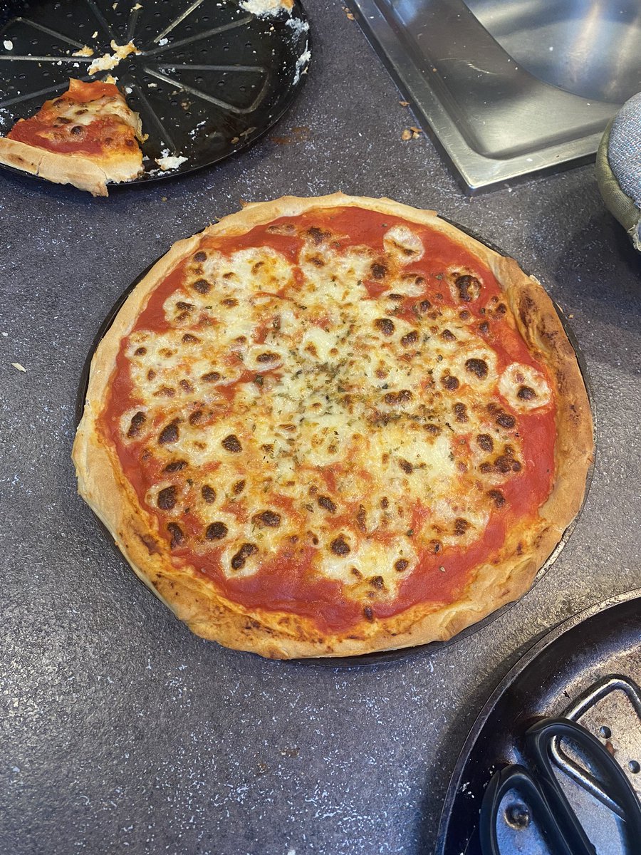 o_Spitfire_o's tweet photo. Hostel pizza making class goes unbelievably hard https://t.co/tE27OuCBvl