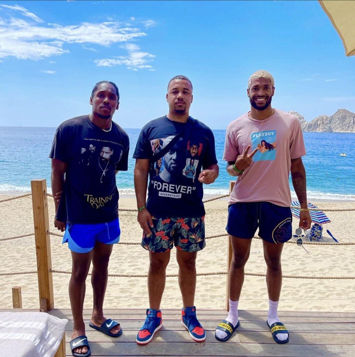 TacopinaSports's tweet photo. Family. @203_brandon @AdoreeKnows 🏝🏝 https://t.co/dpKw7IZynM