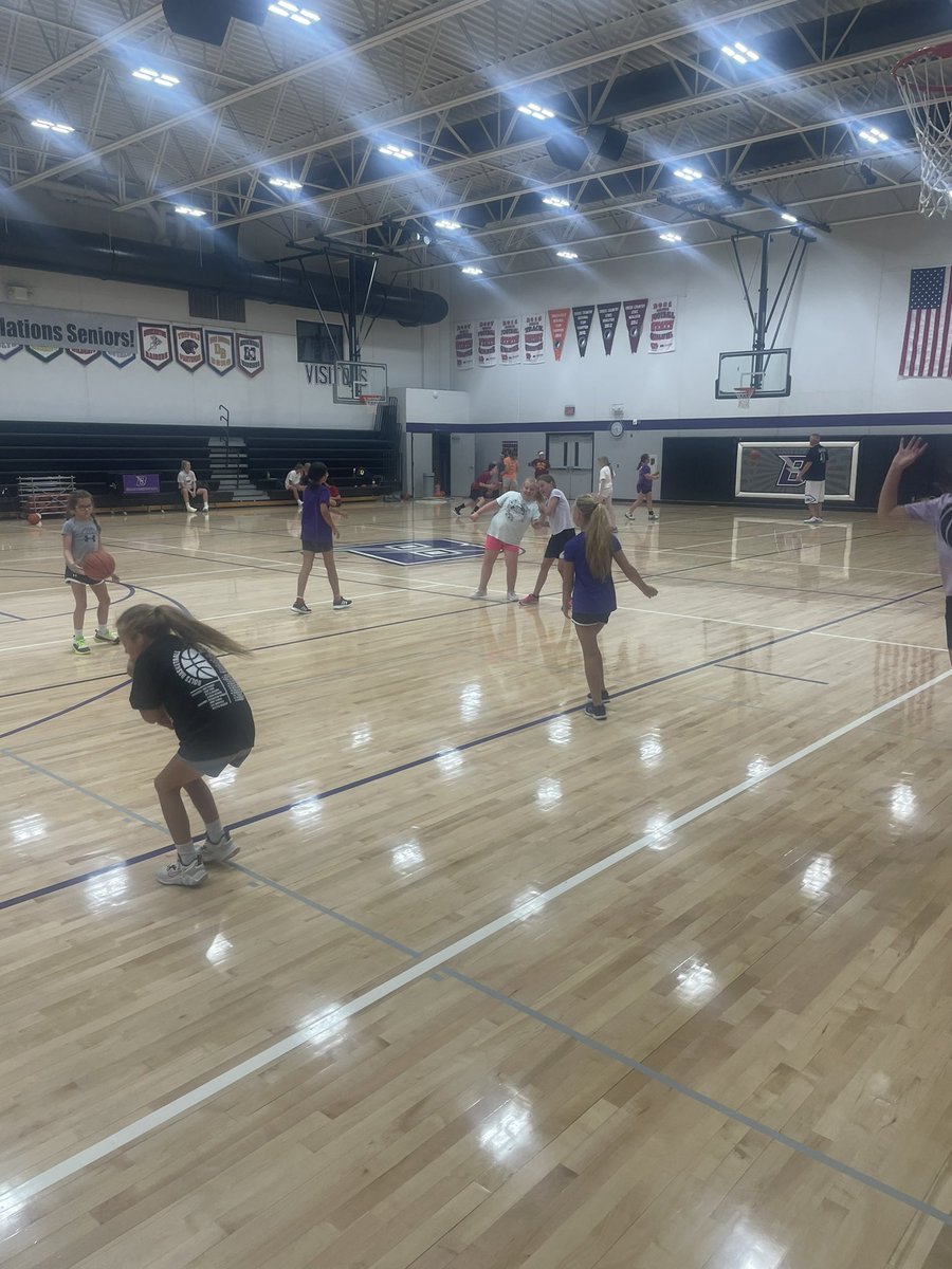 GirlsBolts's tweet photo. Great day 2 of youth camp! Love the energy and willingness to learn. https://t.co/l7f5jkMXwz