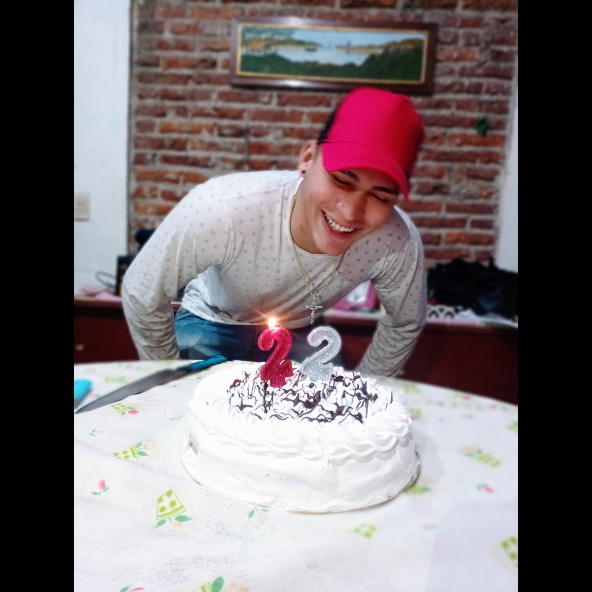 El amor más hermoso y real me lo das vos, ese amor que lucha con todo y contra todo, nunca nos rendimos ni en nuestras peores batallas, formando cosas juntos aunque cueste lo que tenga que costar, es fácil amar en los buenos momentos pero en los peores se ve el verdadero amor💓