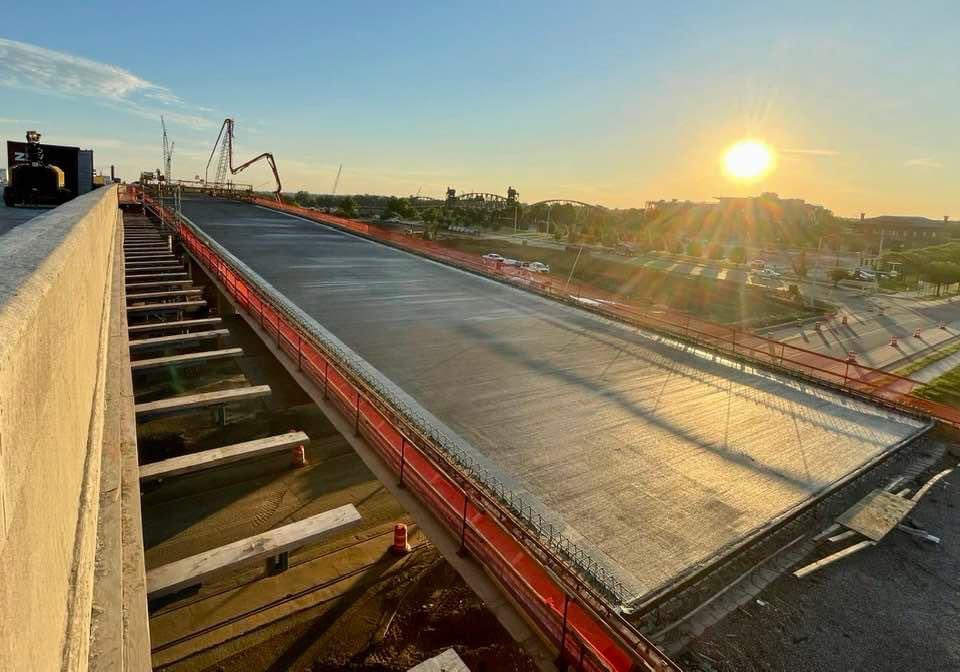 The final concrete deck pour on the new eastbound Arkansas River Bridge wrapped up at around 8am this morning.  Over 12,000 cubic yards of concrete have been placed since mid-January of this year.   <a href="/kiewit/">Kiewit</a> <a href="/MassmanCo/">Massman Construction Co.</a> <a href="/myARDOT/">Arkansas Department of Transportation</a> #30Crossing