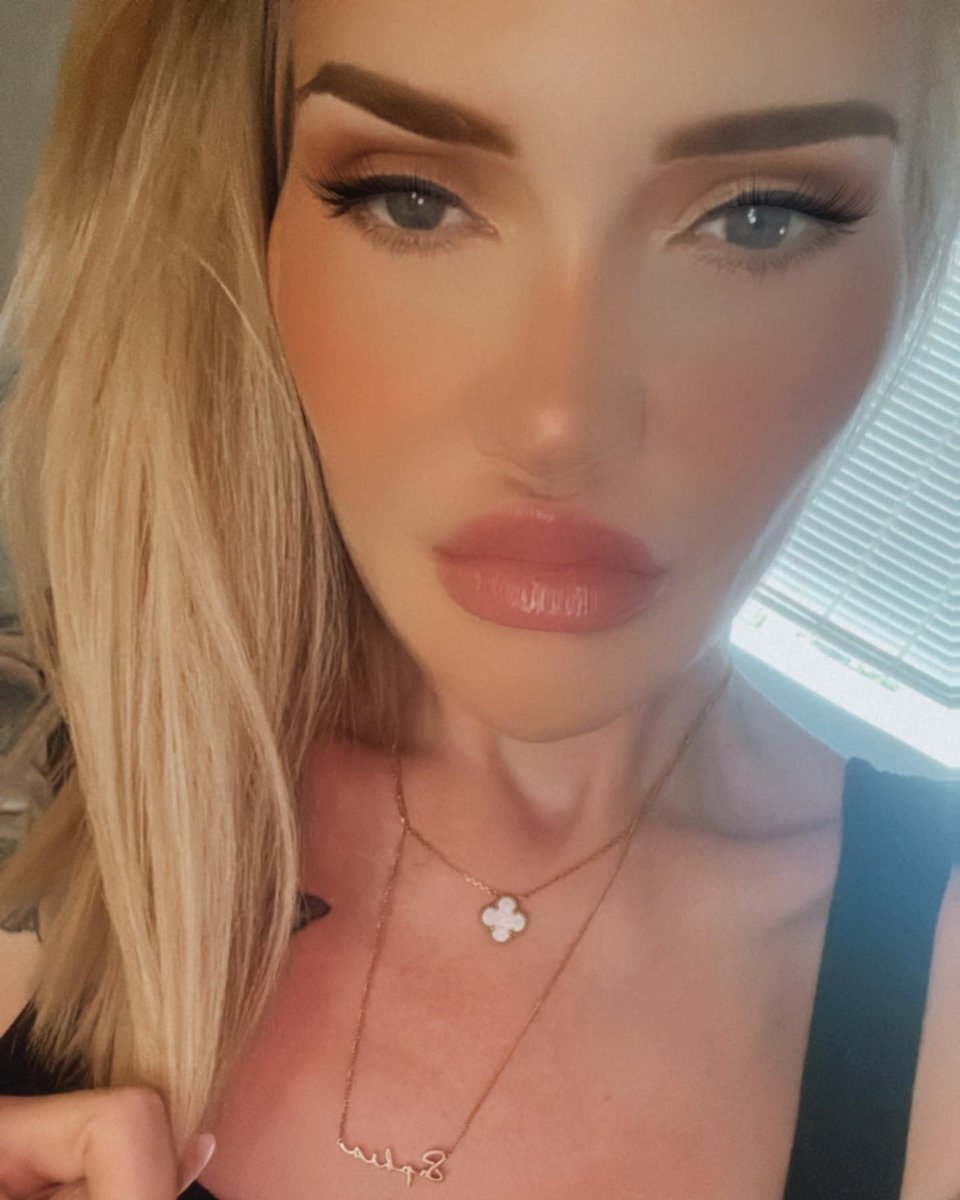 Sophia Ellen Jones 🖤 tweet media