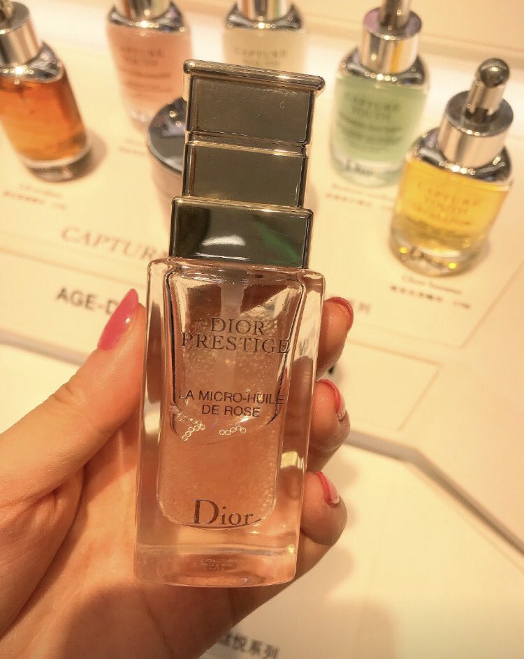 Savanah_Chann's tweet image. #Dior Life is to short. Buy the Serum 🥰