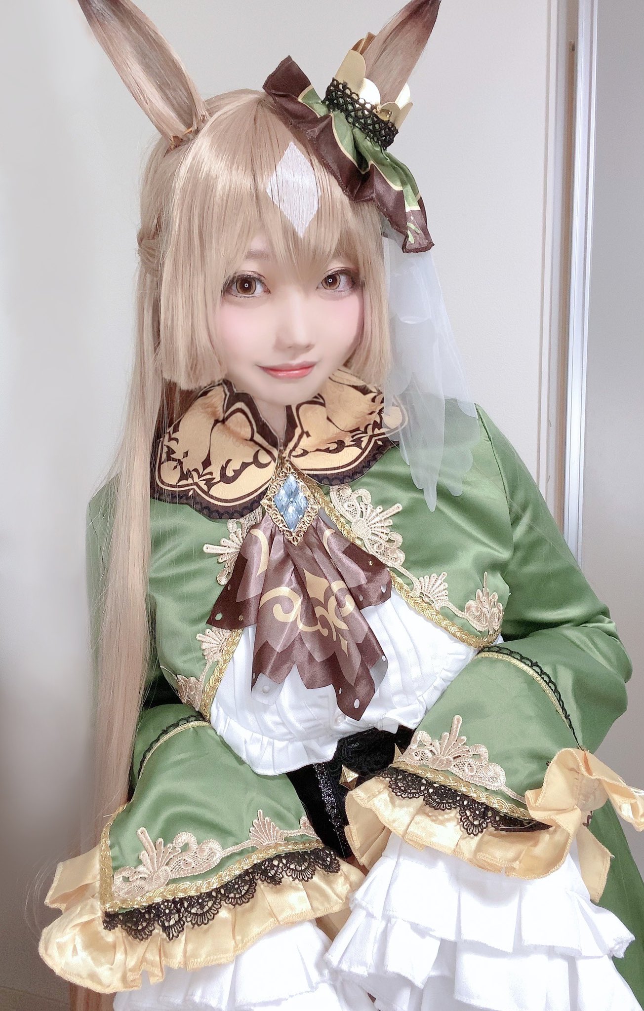 絵を描くレイヤーさんのイラストとコス写真が見たい Twitter Search Twitter